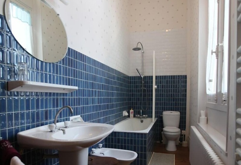 بنسيون Château Des Chevaliers De Londigny