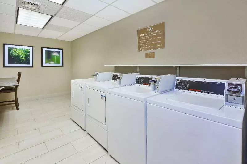 Отель Candlewood Suites Grand Rapids Airport, An Ihg