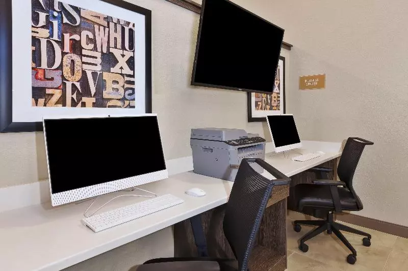 Отель Candlewood Suites Grand Rapids Airport, An Ihg