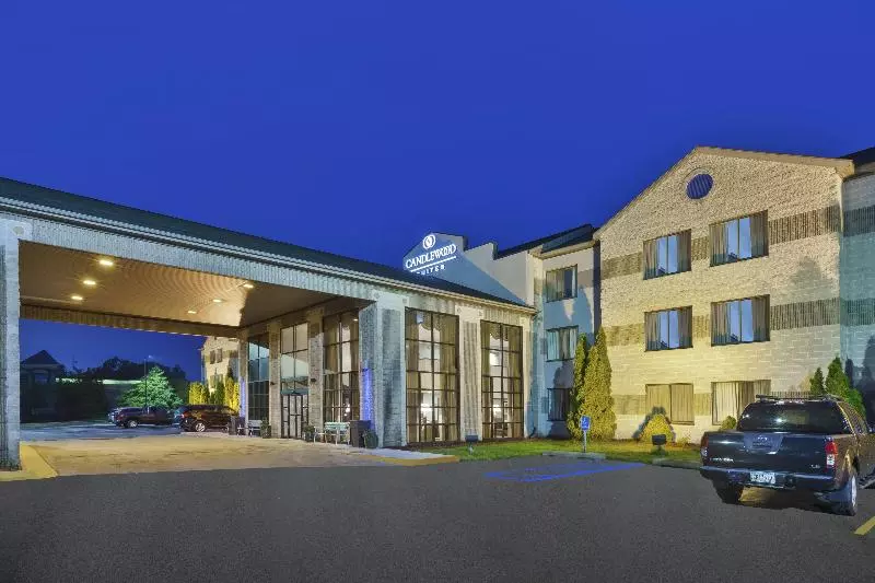 Отель Candlewood Suites Grand Rapids Airport, An Ihg