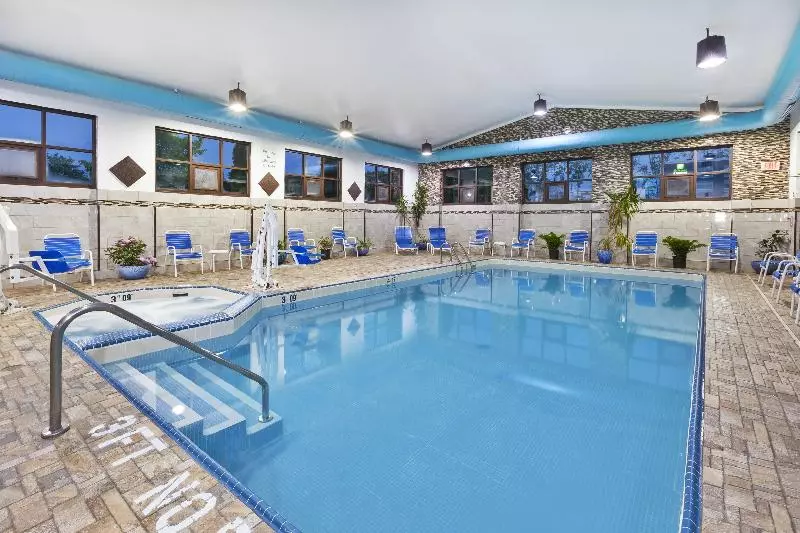 Отель Candlewood Suites Grand Rapids Airport, An Ihg