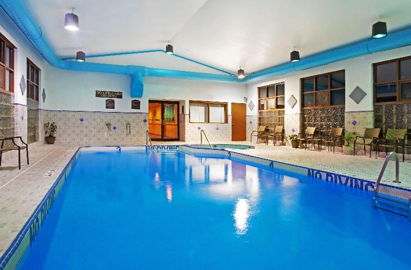 هتل Candlewood Suites Grand Rapids Airport, An Ihg