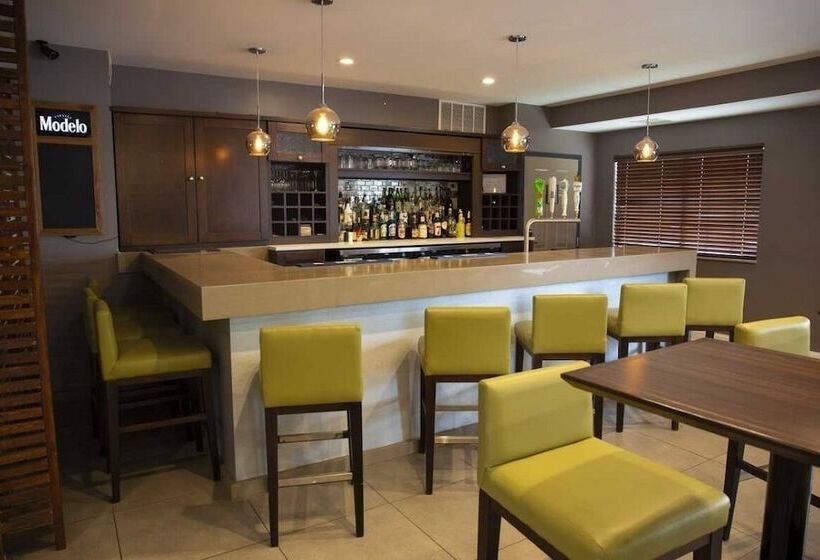 בית מלון כפרי Country Inn & Suites By Radisson, Chicago Hoffman