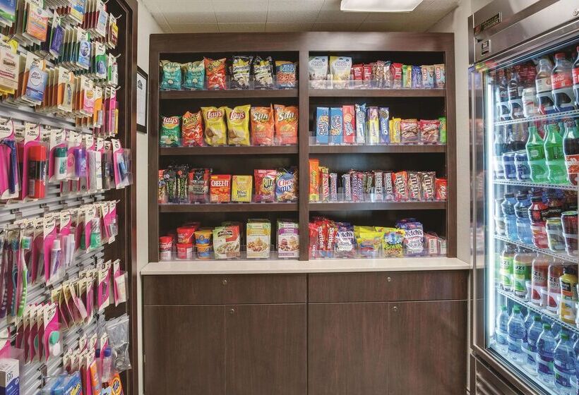 בית מלון כפרי Days Inn By Wyndham Gainesville Florida