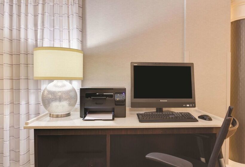 בית מלון כפרי Days Inn By Wyndham Gainesville Florida