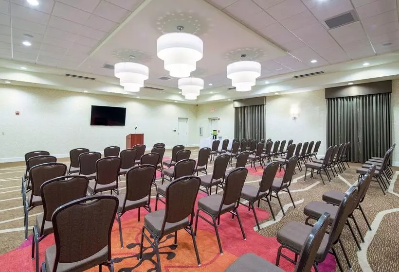 Отель Hilton Garden Inn Pascagoula