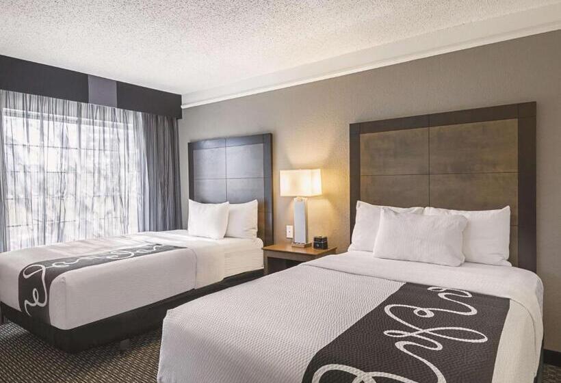 Otel La Quinta By Wyndham Austin At The Domain