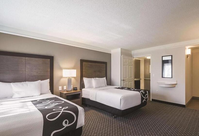 Otel La Quinta By Wyndham Austin At The Domain