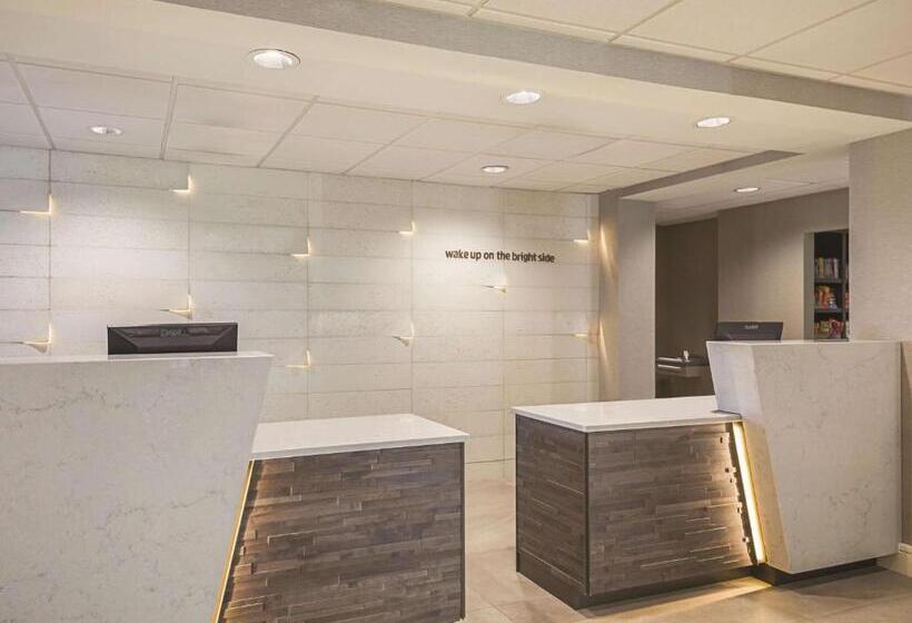 Otel La Quinta By Wyndham Austin At The Domain