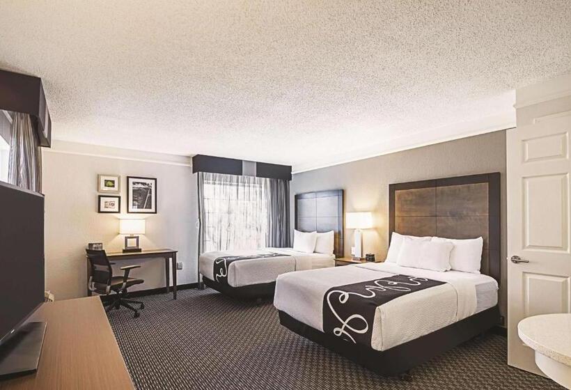 Otel La Quinta By Wyndham Austin At The Domain