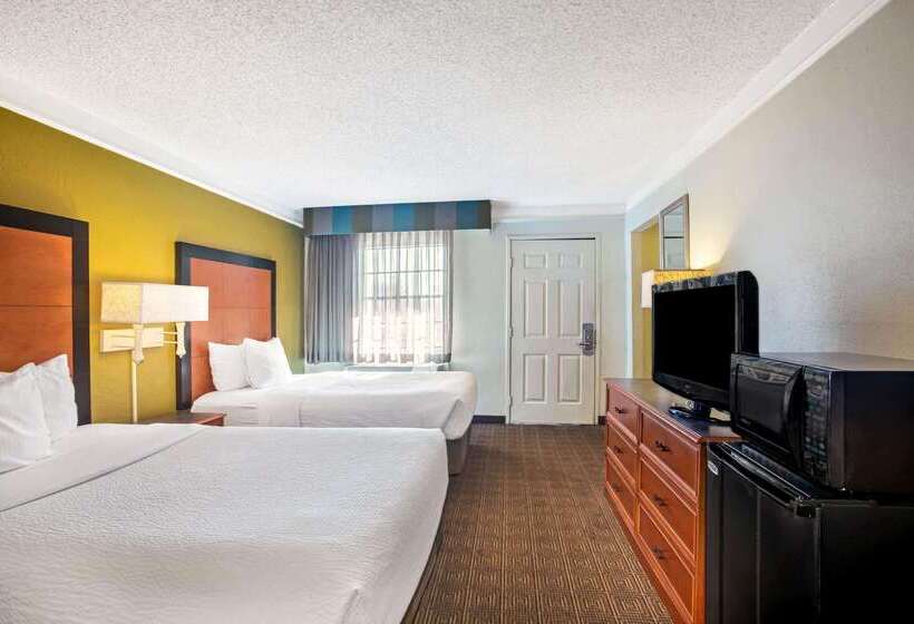 هتل La Quinta Inn By Wyndham Killeen  Fort Hood