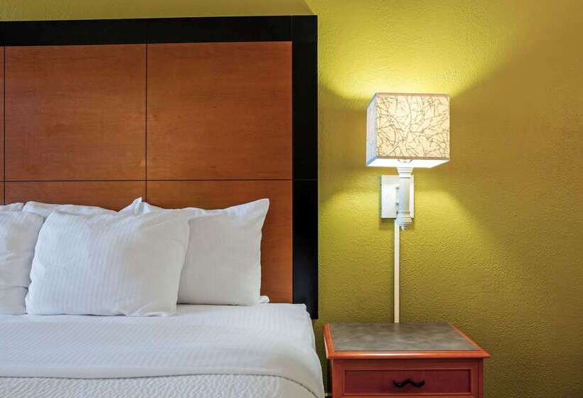 هتل La Quinta Inn By Wyndham Killeen  Fort Hood