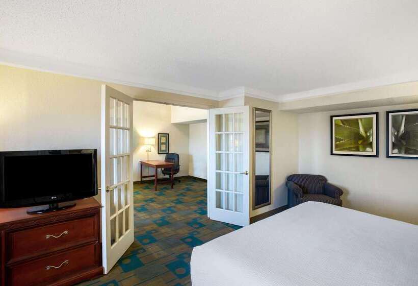 هتل La Quinta Inn By Wyndham Killeen  Fort Hood