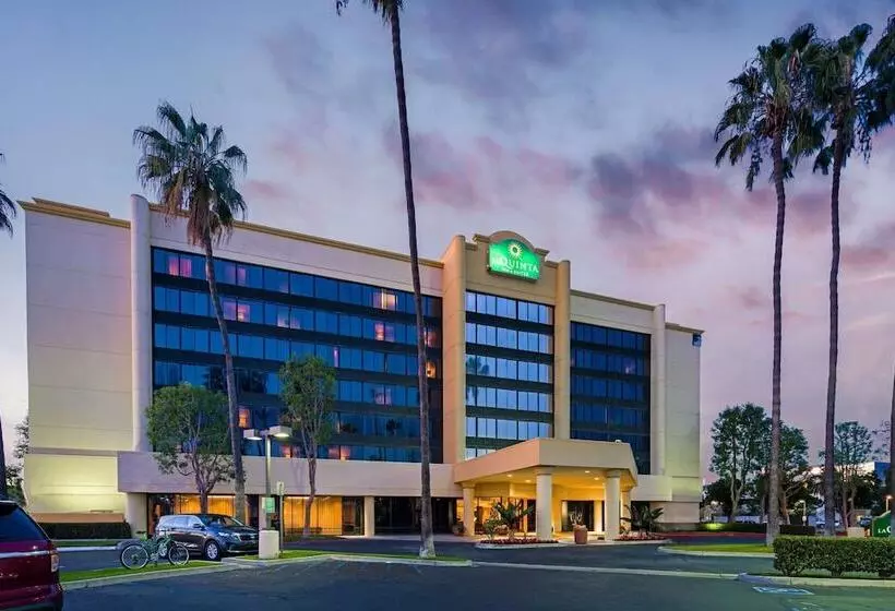 Отель La Quinta By Wyndham Buena Park