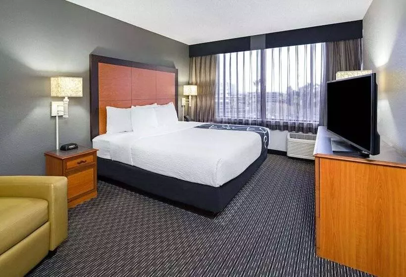 Отель La Quinta By Wyndham Buena Park