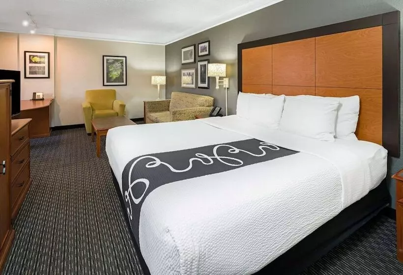 Отель La Quinta By Wyndham Buena Park