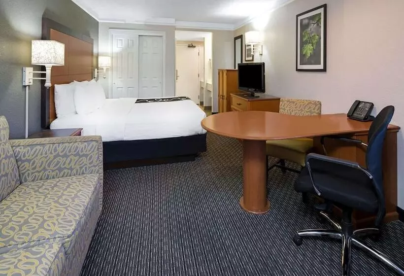 Отель La Quinta By Wyndham Buena Park