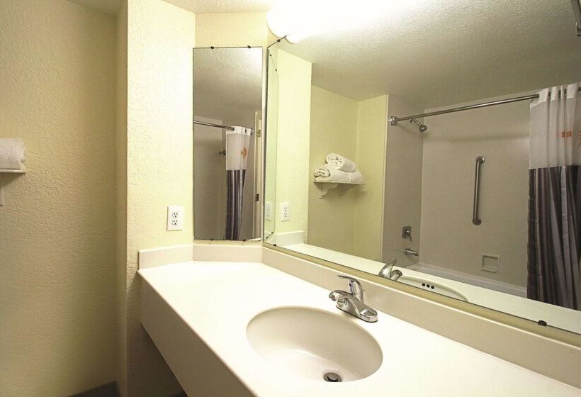 Отель La Quinta By Wyndham Coral Springs University Dr