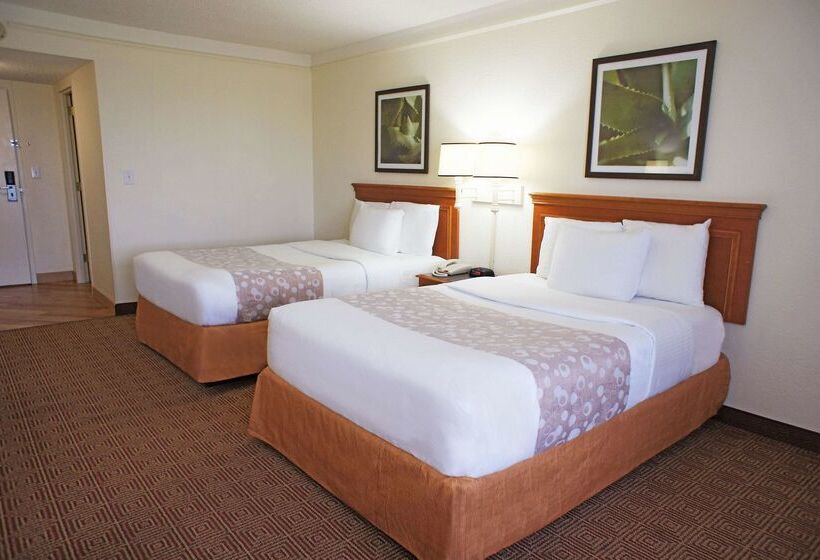 Отель La Quinta By Wyndham Coral Springs University Dr