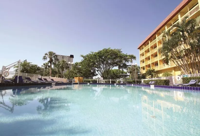 Otel La Quinta By Wyndham Coral Springs University Dr