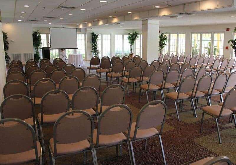 Отель La Quinta By Wyndham Coral Springs University Dr