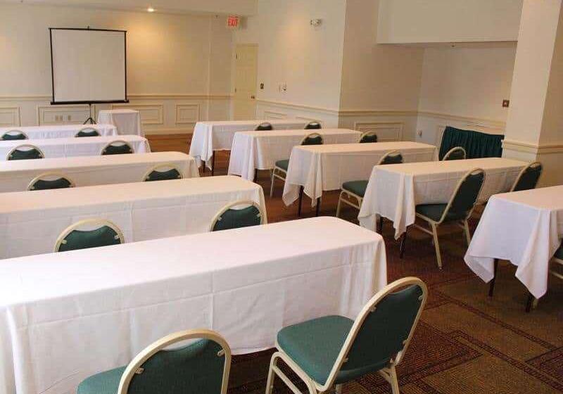 Отель La Quinta By Wyndham Coral Springs University Dr