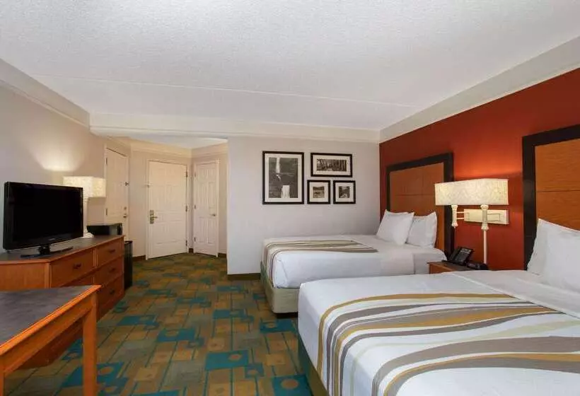 Отель La Quinta By Wyndham Denver Southwest Lakewood