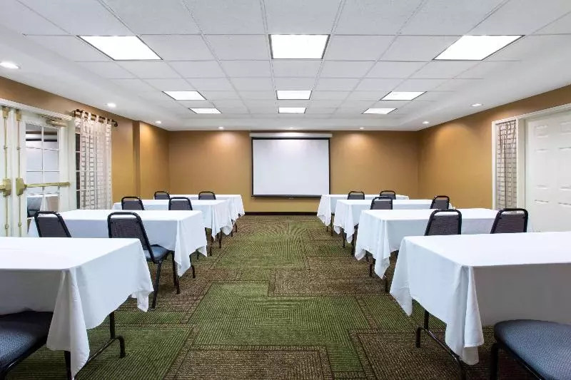 Отель La Quinta By Wyndham Denver Southwest Lakewood