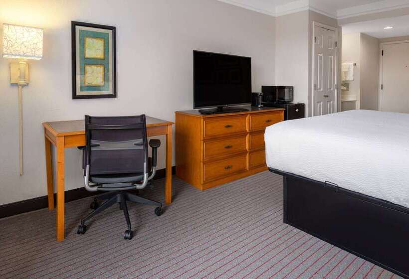 בית מלון כפרי La Quinta Inn & Suites By Wyndham Kingsport Tricities Airport