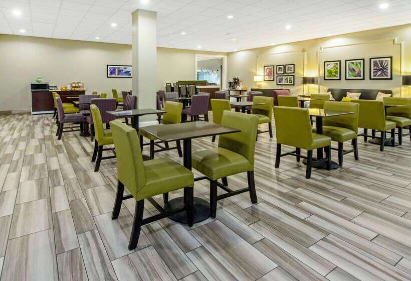 فندق La Quinta By Wyndham New Orleans Airport