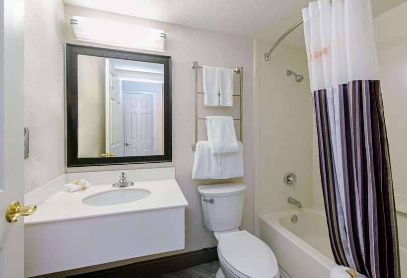 فندق La Quinta By Wyndham New Orleans Airport