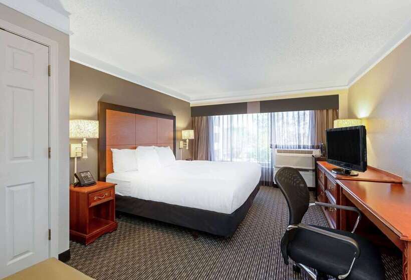 فندق La Quinta By Wyndham New Orleans Airport