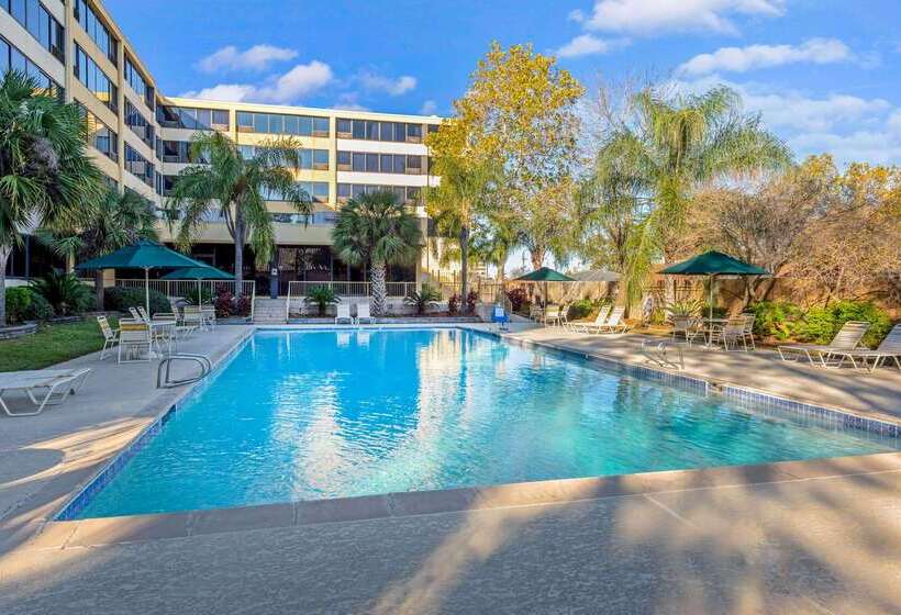 فندق La Quinta By Wyndham New Orleans Airport