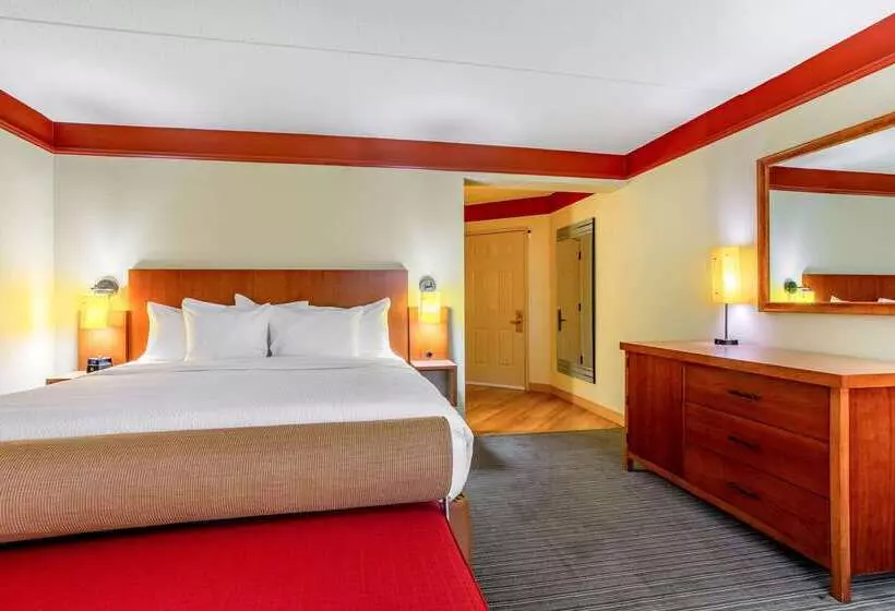 هتل La Quinta By Wyndham Raleigh Crabtree