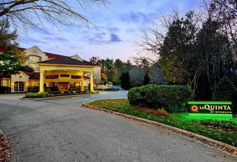 هتل La Quinta By Wyndham Raleigh Crabtree