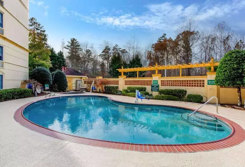 هتل La Quinta By Wyndham Raleigh Crabtree