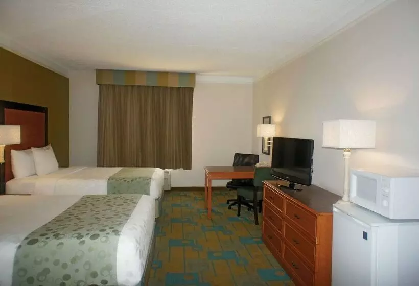 هتل La Quinta By Wyndham St. Pete Clearwater Airport