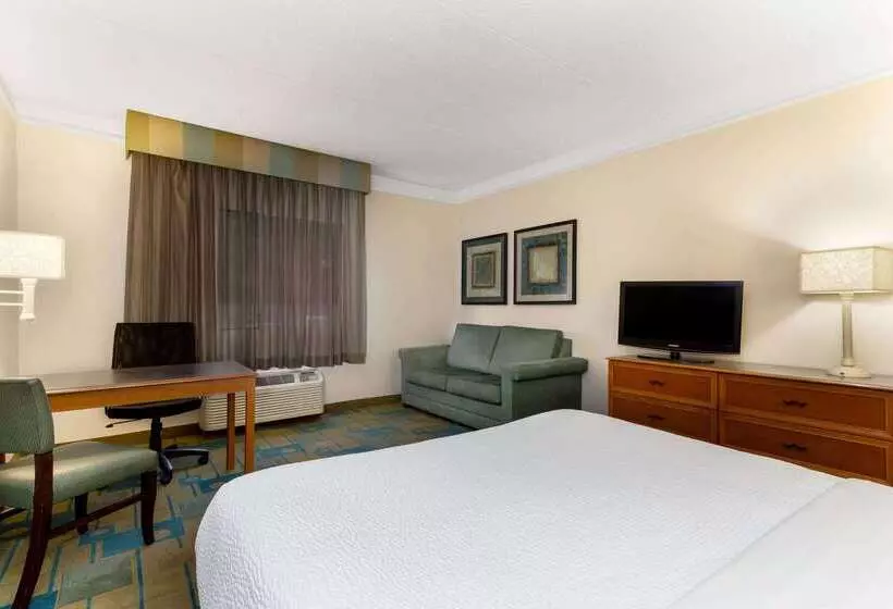 هتل La Quinta By Wyndham St. Pete Clearwater Airport