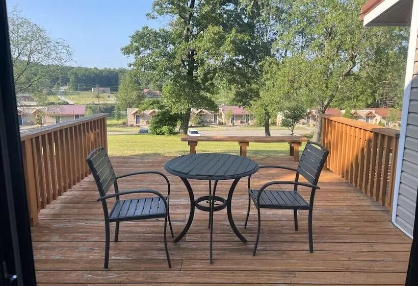 호텔 The Lodge At Chalk Hill