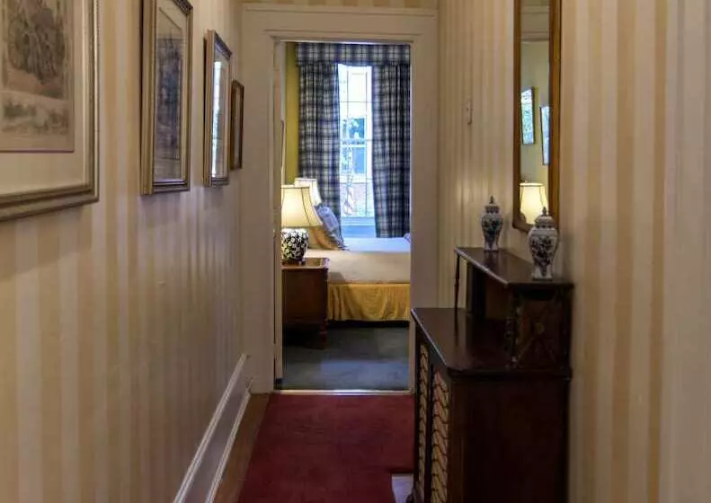 La Reserve Bed And Breakfast