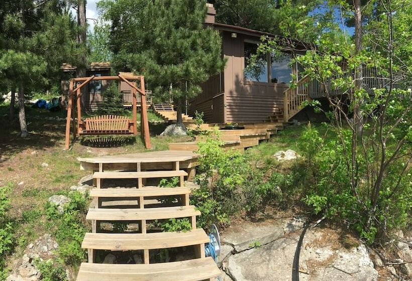 Ludlow's Island Resort