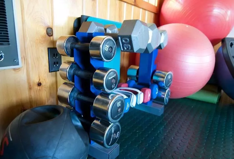 Ludlow's Island Resort