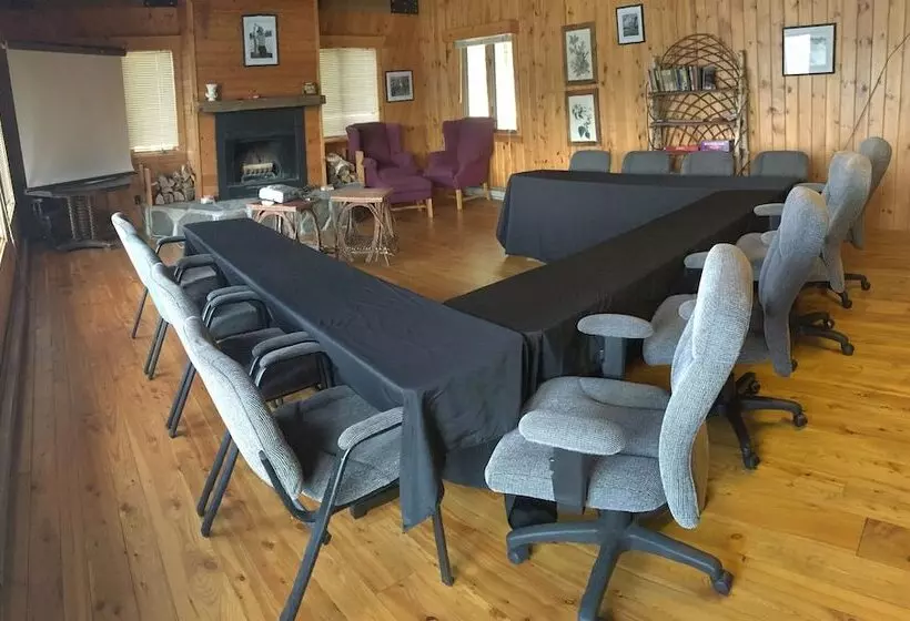 Ludlow's Island Resort