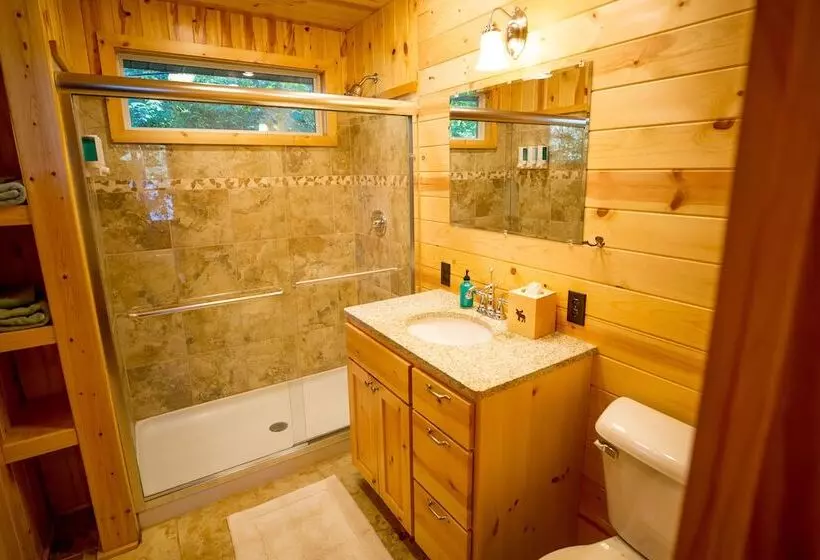 Ludlow's Island Resort