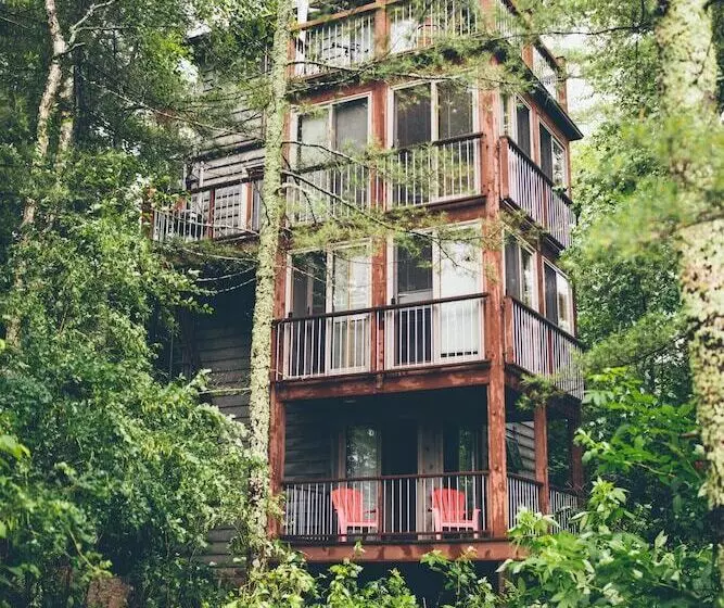 Ludlow's Island Resort