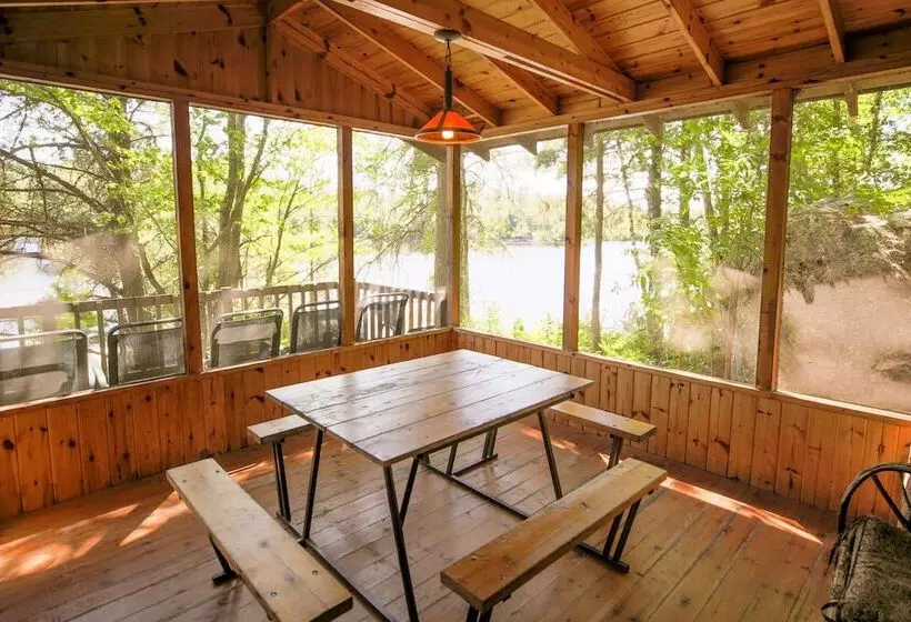 Ludlow's Island Resort