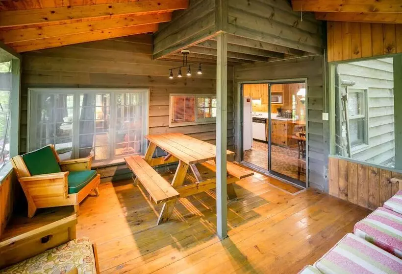 Ludlow's Island Resort