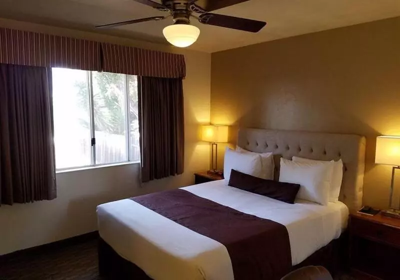 מוטל Lone Oak Lodge