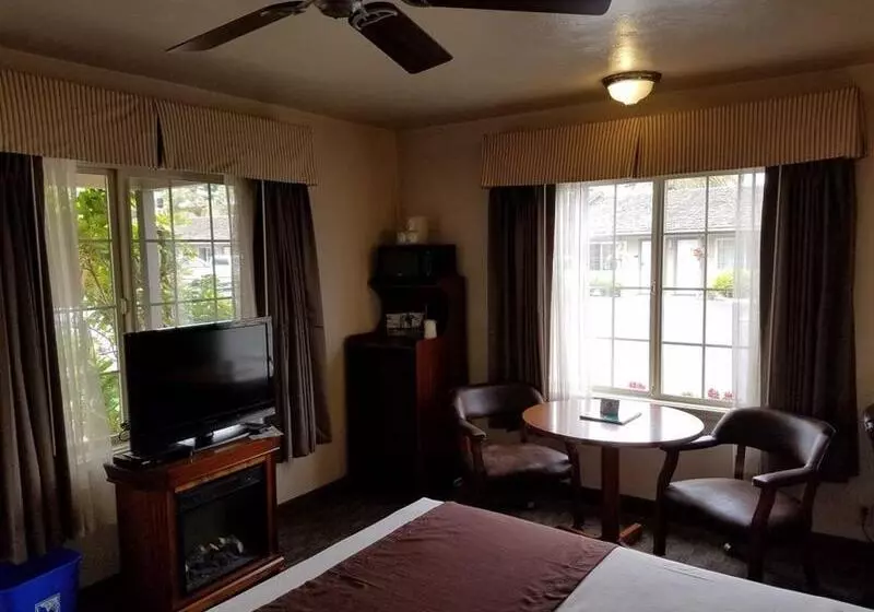 מוטל Lone Oak Lodge