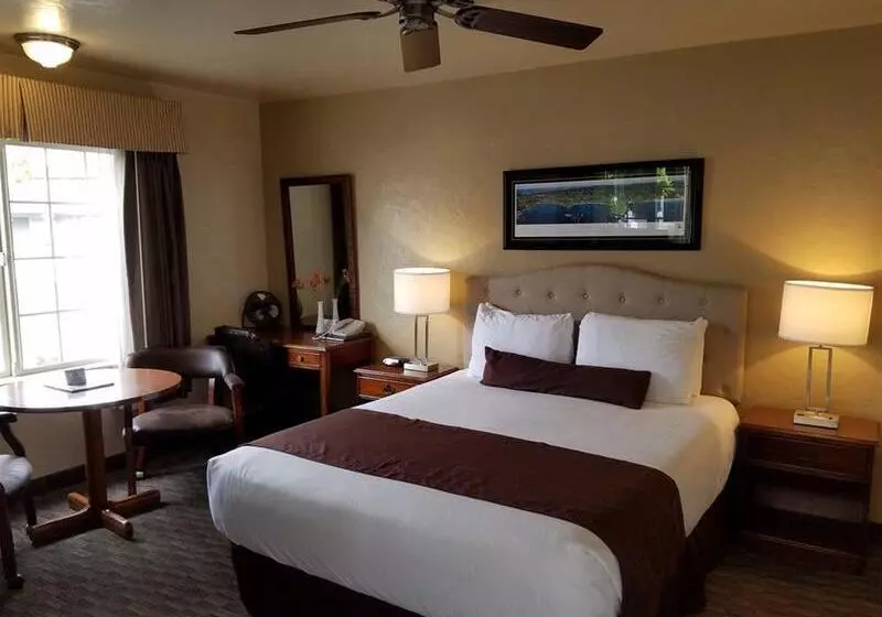 מוטל Lone Oak Lodge